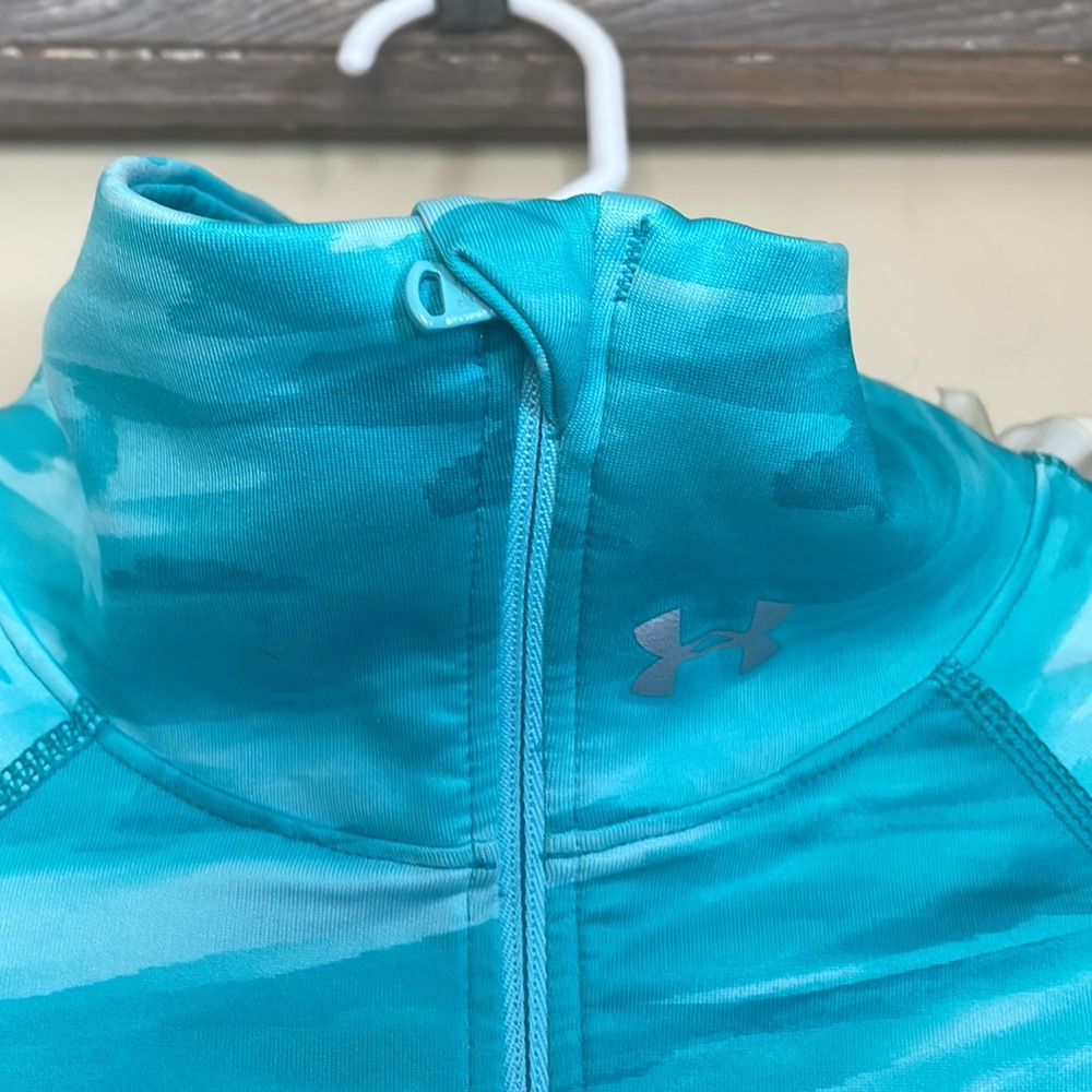 Under Armour - Picture 6 of 6